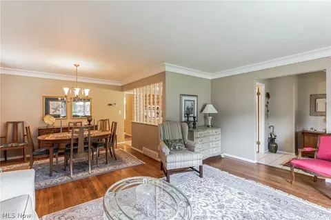 2700 Pasadena Dr, Seven Hills, OH 44131 photo 13