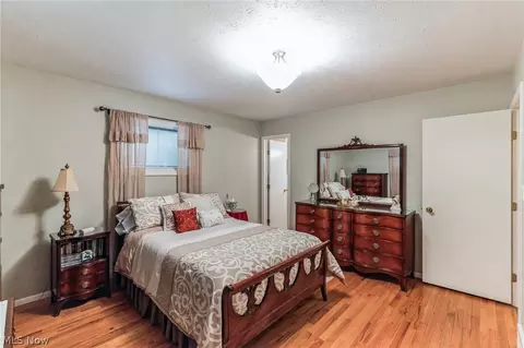 2700 Pasadena Dr, Seven Hills, OH 44131 photo 22