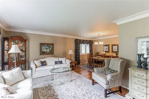 2700 Pasadena Dr, Seven Hills, OH 44131 photo 14