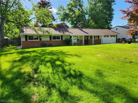 8276 Wright Road Rd, Broadview Heights, OH 44147 photo 2