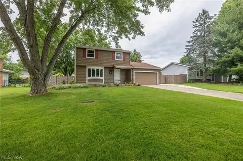 3325 Van Buren Dr, Brunswick, OH 44212