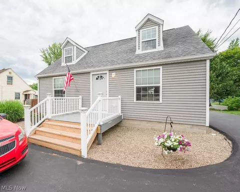 741 State Rd NW, Warren, OH 44483