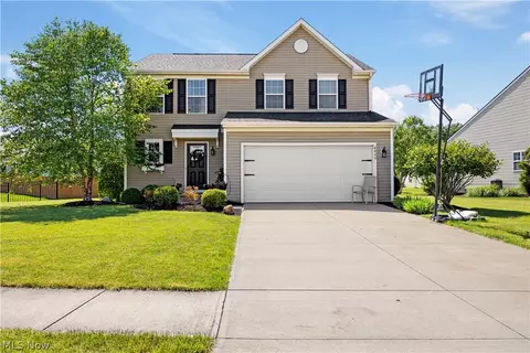 6840 Majestic Dr, North Ridgeville, OH 44039