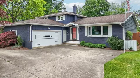 6566 Cheryl Ann Dr, Independence, OH 44131