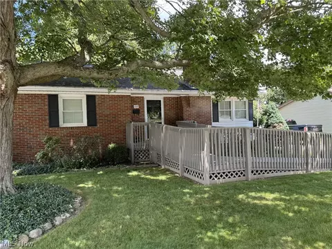 1537 Wayne St, Norton, OH 44203