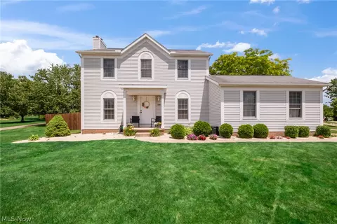 176 Pine Needle Dr, Seville, OH 44273