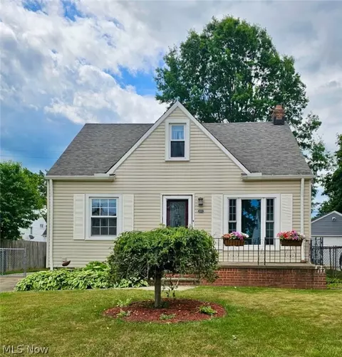 2819 Commonwealth Dr, Cleveland, OH 44134