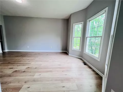 6625 Andre Ln, Solon, OH 44139 photo 3