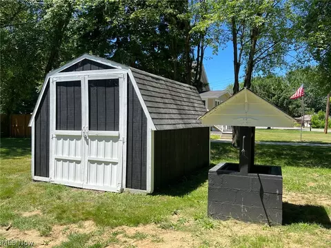 Exterior - 8048 Plains Rd, Mentor, OH 44060 photo 6 of 9