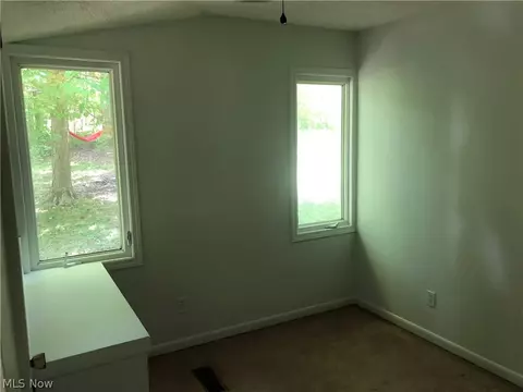 Bedroom - 982 Timothy Dr, Willard, OH 44890 photo 2 of 4