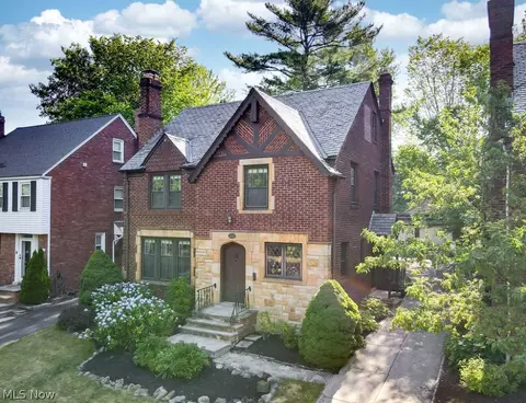 2555 Channing Rd, University Heights, OH 44118