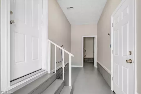 Entry Way - 130 Walleye Ct, Lagrange, OH 44050 photo 6 of 6
