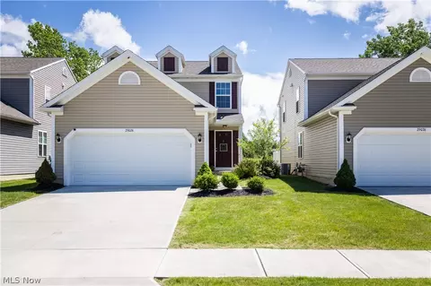 29074 Pembrooke Blvd, Olmsted Twp, OH 44138
