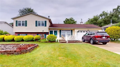 6154 Maplewood Rd, Mentor, OH 44060