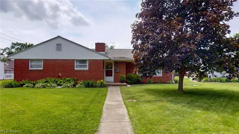 632 Orchard Dr, Port Clinton, OH 43452