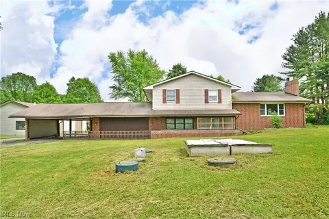 2506 Five Points Hartford, Fowler, OH 44418
