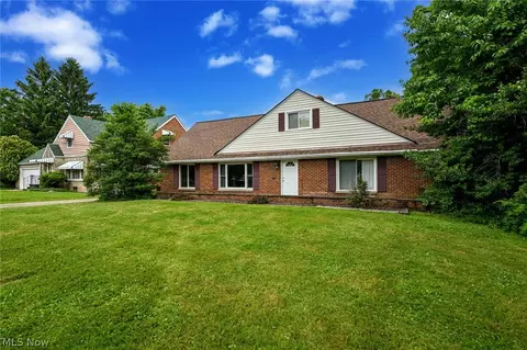 6161 E Wallings Rd, Broadview Heights, OH 44147
