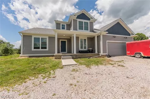 12709 Chamberlain Rd, Aurora, OH 44202