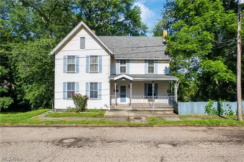 707 3rd St NE, Massillon, OH 44646