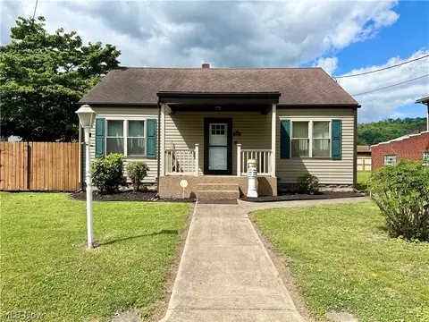 923 Second Ave, New Cumberland, WV 26047