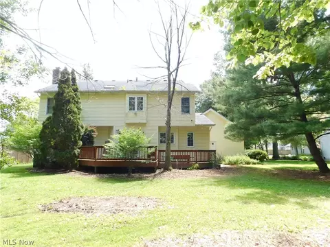 Exterior - 674 Calann Dr, Elyria, OH 44035 photo 4 of 4