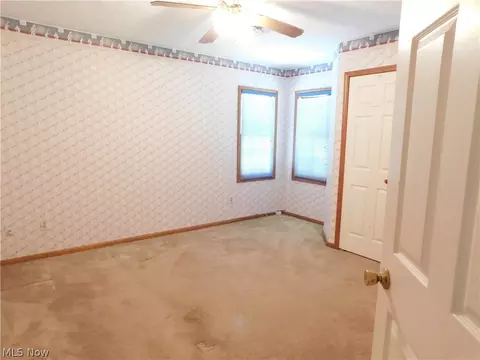 Bedroom - 674 Calann Dr, Elyria, OH 44035 photo 2 of 4