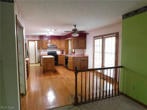 Kitchen - 674 Calann Dr, Elyria, OH 44035 photo 1 of 3