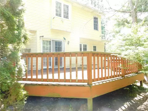 Exterior - 674 Calann Dr, Elyria, OH 44035 photo 3 of 4