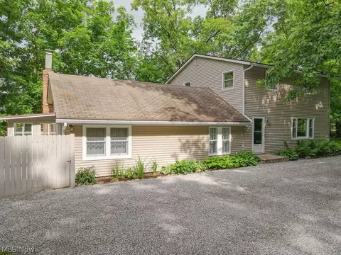 1904 Norton Rd, Stow, OH 44224