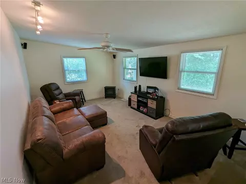 50 Aaron St, Berea, OH 44017 photo 19