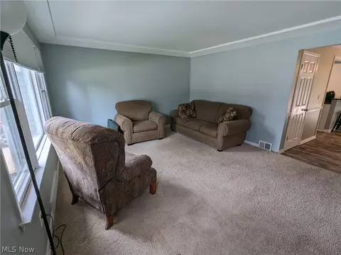 50 Aaron St, Berea, OH 44017 photo 6