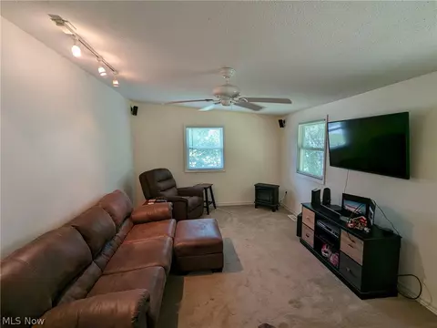 50 Aaron St, Berea, OH 44017 photo 20