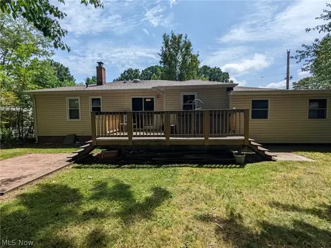 50 Aaron St, Berea, OH 44017 photo 4