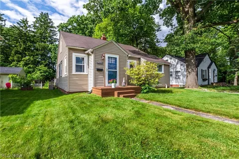 2635 Paxton Ave, Akron, OH 44312