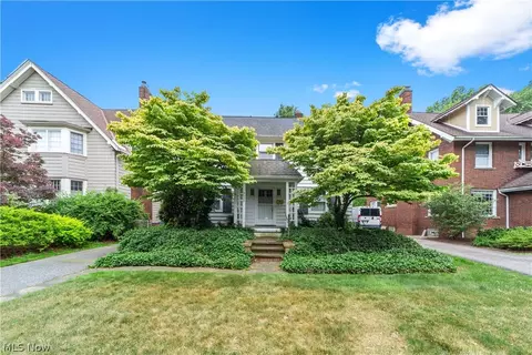 3030 E Overlook Rd, Cleveland Heights, OH 44118