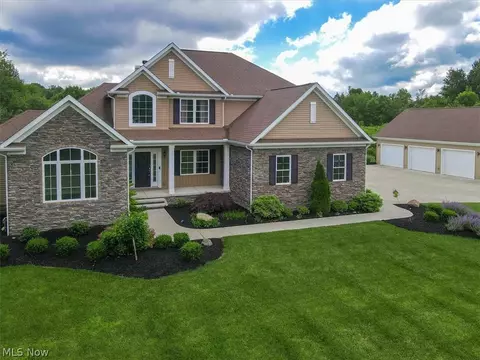 6130 Green Rd, Ashtabula, OH 44004
