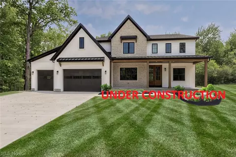 537 Juneway Dr, Bay Village, OH 44140