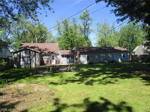 Exterior - 1054 Elk Dr, Ashtabula, OH 44004 photo 8 of 11