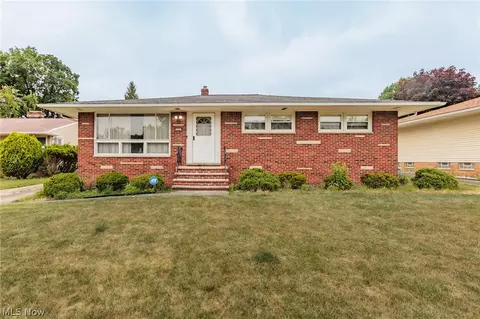5881 Kings Hwy, Parma Heights, OH 44130