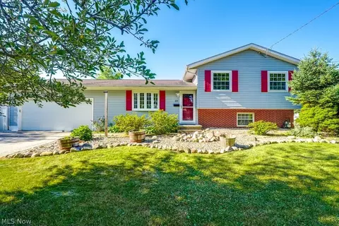 239 Gaylord Dr, Munroe Falls, OH 44262