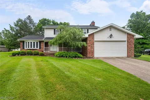 5545 Ericson Ln, Willoughby, OH 44094
