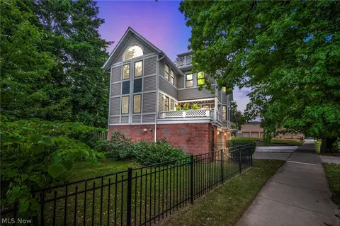 4723 Clinton Ave, Cleveland, OH 44102