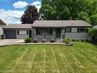 3811 S Schenley Ave, Youngstown, OH 44511