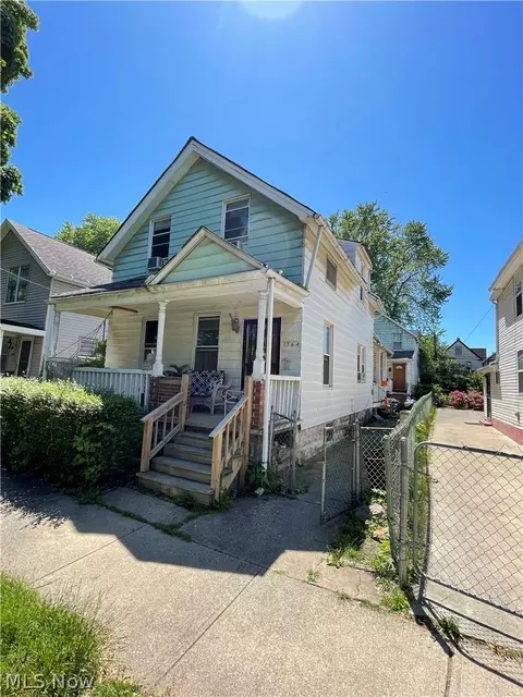 1764 E 33rd St, Cleveland, OH 44114