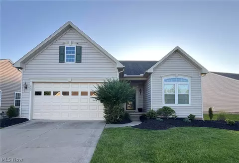 822 Stonewater Dr, Kent, OH 44240