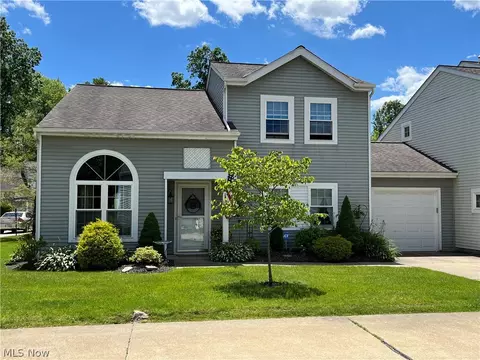 7194 Lexington Ct #55, Northfield, OH 44067