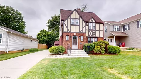 170 E 293rd St, Willowick, OH 44095