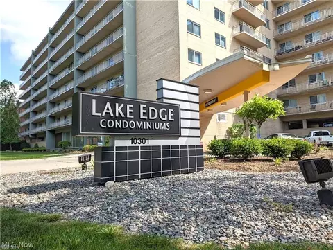 10301 Lake Ave, Cleveland, OH 44102
