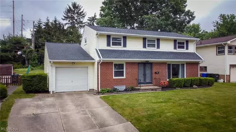 3465 Purdue St, Cuyahoga Falls, OH 44221