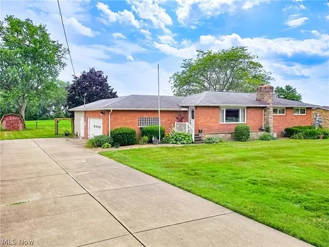 7474 St Francis St NE, Louisville, OH 44641
